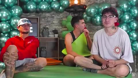 THOMAS AND DAMIAND online show from 02/13/25, 08:13