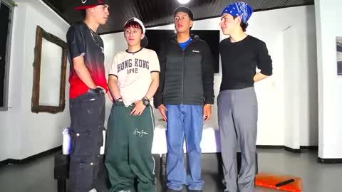 THOMAS AND DAMIAND online show from 10/09/25, 06:17