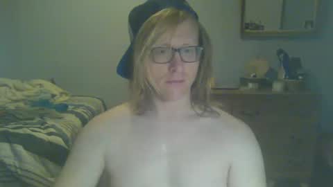 Snapshot of gnger31foru chatting on 12/02/24, 12:51 Steven Meadow online show from 12/02/24, 12:51