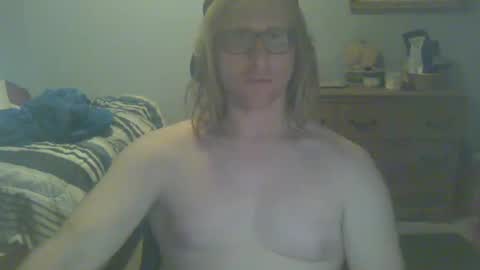 Snapshot of gnger31foru chatting on 12/07/24, 12:30 Steven Meadow online show from 12/07/24, 12:30