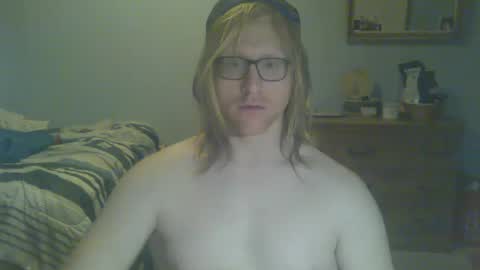 Snapshot of gnger31foru chatting on 12/08/24, 12:08 Steven Meadow online show from 12/08/24, 12:08