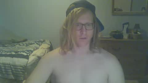 Snapshot of gnger31foru chatting on 12/17/24, 12:00 Steven Meadow online show from 12/17/24, 12:00