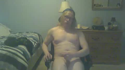 Snapshot of gnger31foru chatting on 02/10/25, 01:57 Steven Meadow online show from 02/10/25, 01:57