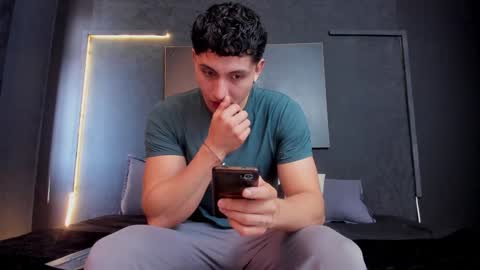 Snapshot of god_of_olympus1 chatting on 12/04/24, 12:25 steven online show from 12/04/24, 12:25