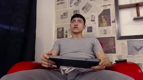 Snapshot of god_of_olympus1 chatting on 10/18/25, 09:48 steven online show from 10/18/25, 09:48