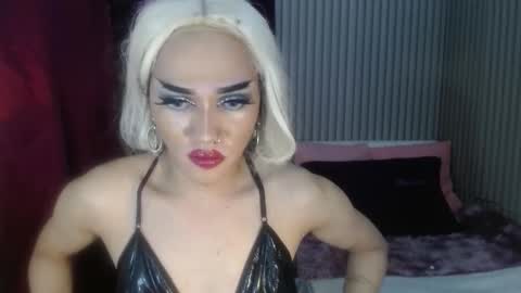 Snapshot of goddesdiane8inch chatting on 06/07/26, 02:32 D I A N N E online show from 06/07/26, 02:32