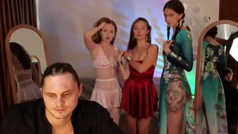   330 UTC2 girls   online show from 03/07/26, 03:58