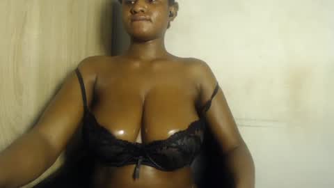 Snapshot of goddess_mellissa chatting on 07/05/26, 12:39 mellissa online show from 07/05/26, 12:39