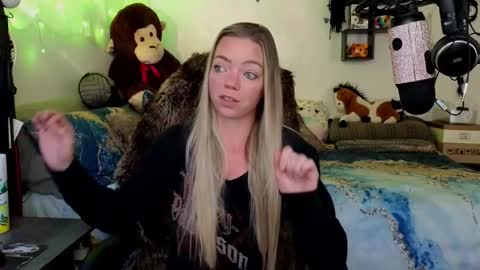 Patricia Mars           Goddess of Mars twitter thegoddessmindy online show from 11/11/25, 04:40