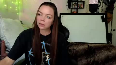 Patricia Mars           Goddess of Mars twitter thegoddessmindy online show from 03/24/26, 02:33