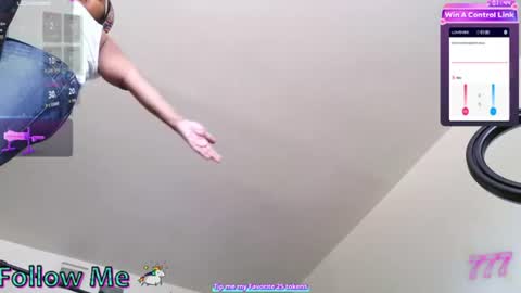 Snapshot of goddess_risquej chatting on 07/10/26, 08:44 Goddess RIsqueJ online show from 07/10/26, 08:44