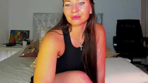 Snapshot of goddess_squirt_ chatting on 08/08/26, 02:14 Katrin online show from 08/08/26, 02:14