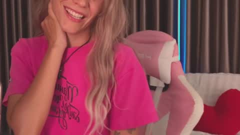 Katarina online show from 04/25/26, 03:42