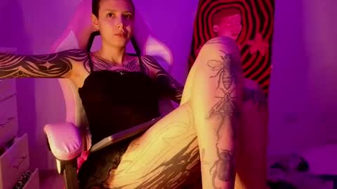 vee online show from 04/01/26, 11:24