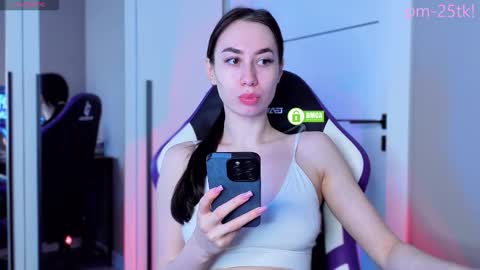 Goddess EmmaBratt princess online show from 02/22/26, 12:04