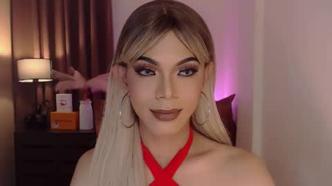 Snapshot of goddessmichaella chatting on 12/22/24, 06:37 Michaella online show from 12/22/24, 06:37