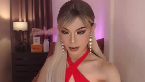 Snapshot of goddessmichaella chatting on 01/11/25, 09:15 Michaella online show from 01/11/25, 09:15