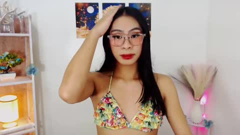 Kyla and Nian online show from 10/03/25, 09:39