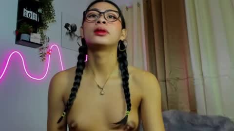 Kyla and Nian online show from 02/11/26, 01:43