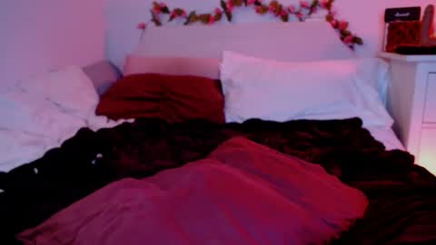 Victoria online show from 02/15/25, 05:51