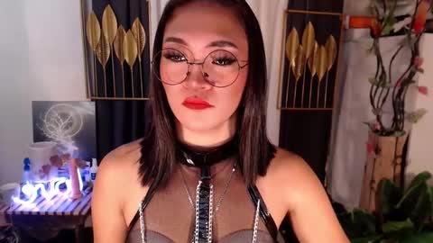 Snapshot of goddessquinnie chatting on 12/29/24, 04:16 quinnie online show from 12/29/24, 04:16