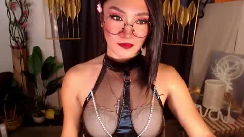 Snapshot of goddessquinnie chatting on 01/30/25, 03:33 quinnie online show from 01/30/25, 03:33