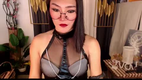 Snapshot of goddessquinnie chatting on 02/11/25, 01:31 quinnie online show from 02/11/25, 01:31