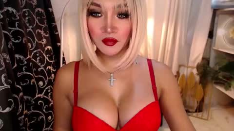 Snapshot of goddessquinnie chatting on 10/09/25, 12:08 quinnie online show from 10/09/25, 12:08