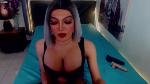 Snapshot of goddessselfsucker chatting on 02/05/26, 06:18 Lucy Pearl online show from 02/05/26, 06:18