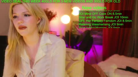 Snapshot of goddesssherry00 chatting on 12/15/24, 08:36 Goddess Sherry online show from 12/15/24, 08:36