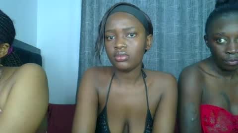 Snapshot of godess_lunah chatting on 06/22/26, 05:15 godess_lunah online show from 06/22/26, 05:15