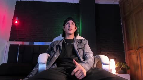 Snapshot of godly_huan chatting on 12/08/24, 05:07 HUAN online show from 12/08/24, 05:07