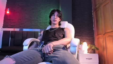 Snapshot of godly_huan chatting on 12/11/24, 08:47 HUAN online show from 12/11/24, 08:47