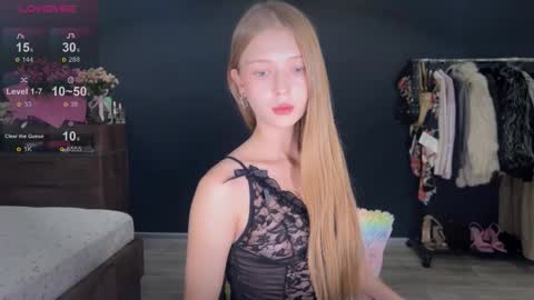 Lissandra online show from 10/12/25, 05:23