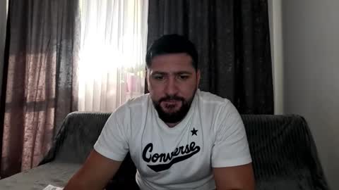 gold_alpha_boy online show from 10/23/25, 11:42