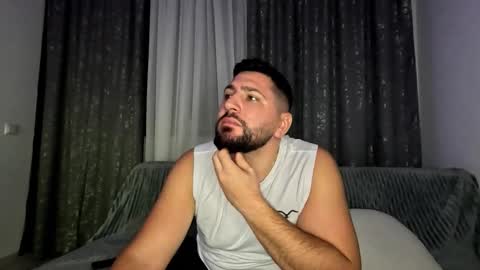 gold_alpha_boy online show from 10/25/25, 06:13