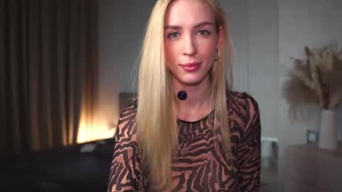 Olivia online show from 02/18/25, 06:15