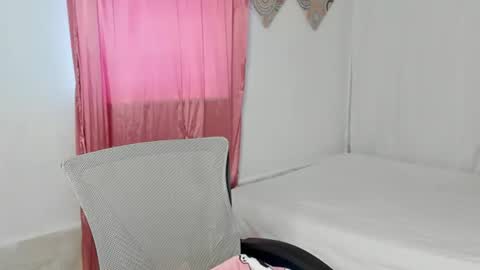 Snapshot of gold_curlscb chatting on 07/15/26, 05:18 Mary online show from 07/15/26, 05:18