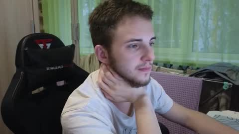 Golden boyyy21 online show from 12/17/25, 11:49