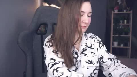 Snapshot of golden_dragones chatting on 05/01/26, 08:41 Gloria online show from 05/01/26, 08:41