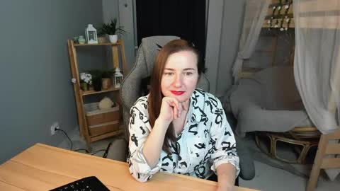 Snapshot of golden_dragones chatting on 05/22/26, 11:38 Gloria online show from 05/22/26, 11:38