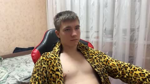 Snapshot of golden_flash chatting on 11/30/25, 06:56 golden flash online show from 11/30/25, 06:56