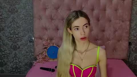 Snapshot of golden_girl__ chatting on 07/07/26, 01:52 golden girl online show from 07/07/26, 01:52