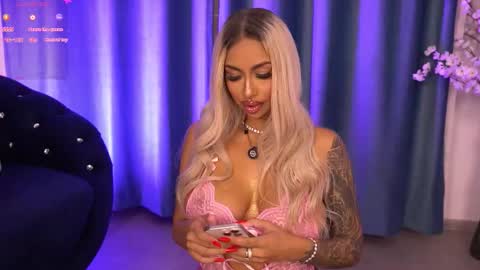 GoldenAmberX online show from 12/01/25, 06:18