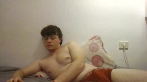 Snapshot of goldenboy207 chatting on 04/20/26, 10:33 goldenboy207 online show from 04/20/26, 10:33