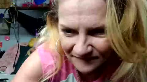 goldendoll1704 online show from 02/15/26, 07:38