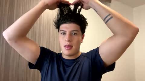 goldenknight33 online show from 10/12/25, 05:23