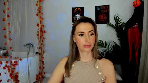 Olivia online show from 11/05/25, 11:21