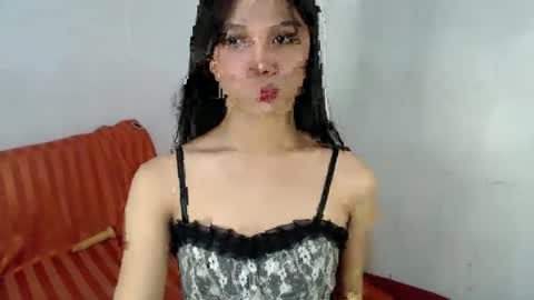 Lily is Gold online show from 02/01/25, 02:26