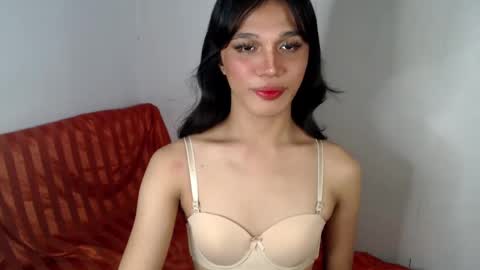 Lily is Gold online show from 02/12/25, 02:56